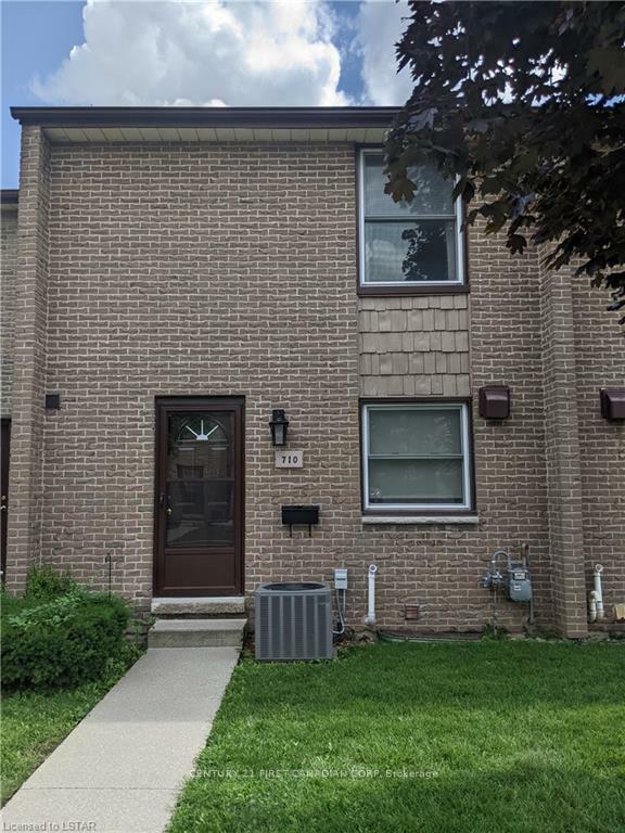 Photo de la propriété: 710 Wonderland Road S ON N6K 1L8