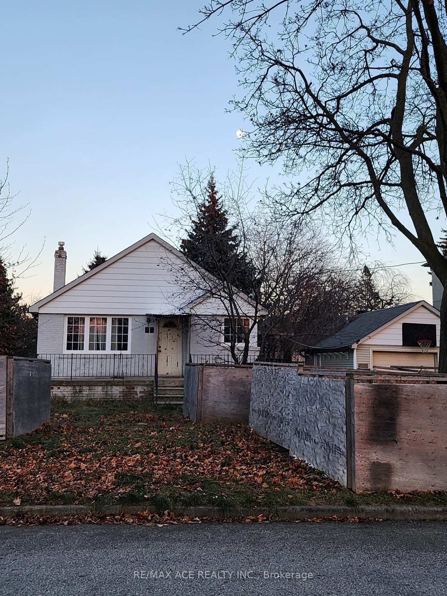 Property Photo: 57 Eastville Avenue ON M1M 2N6