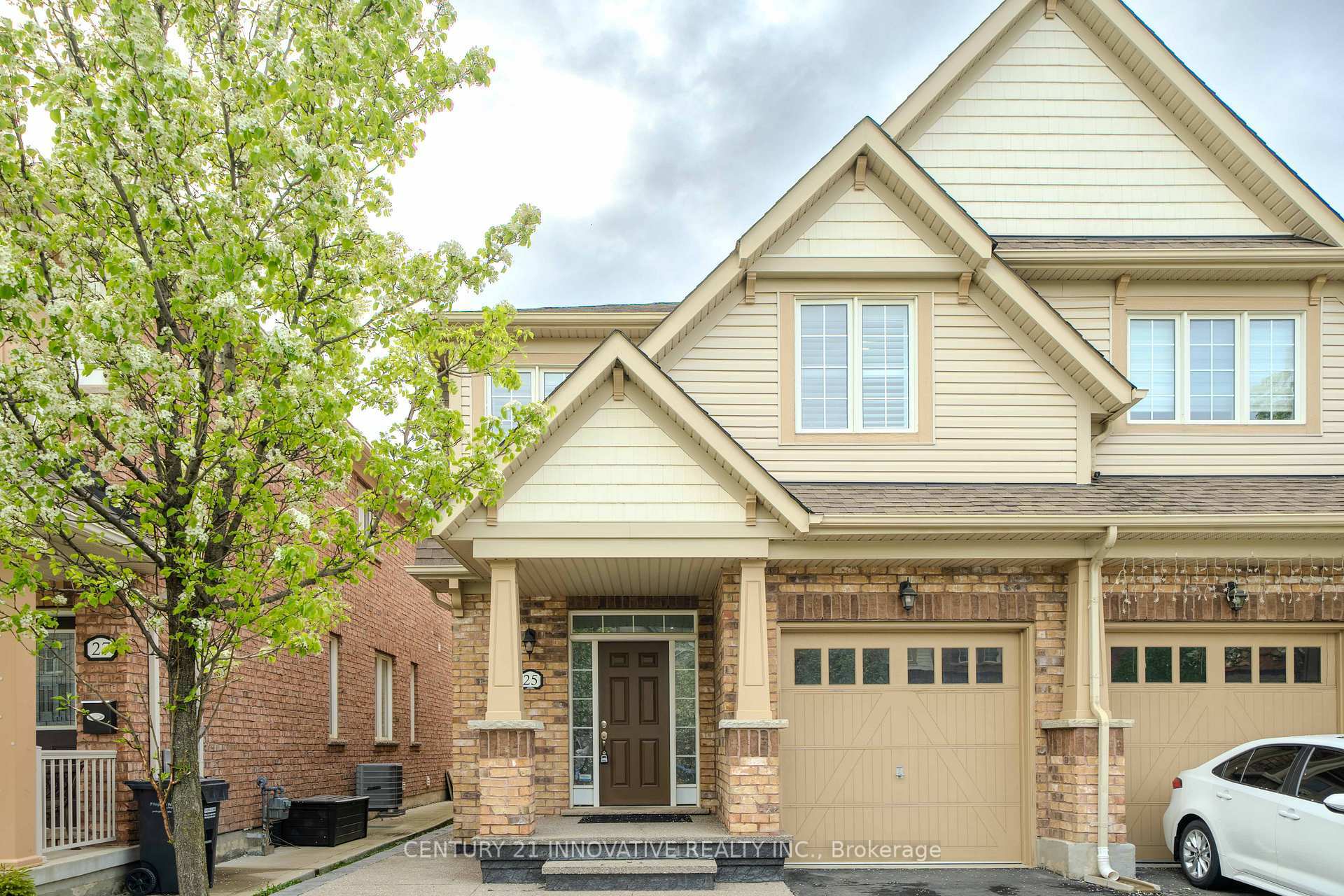Property Photo: 25 Wellman Crescent ON L7C 3W4