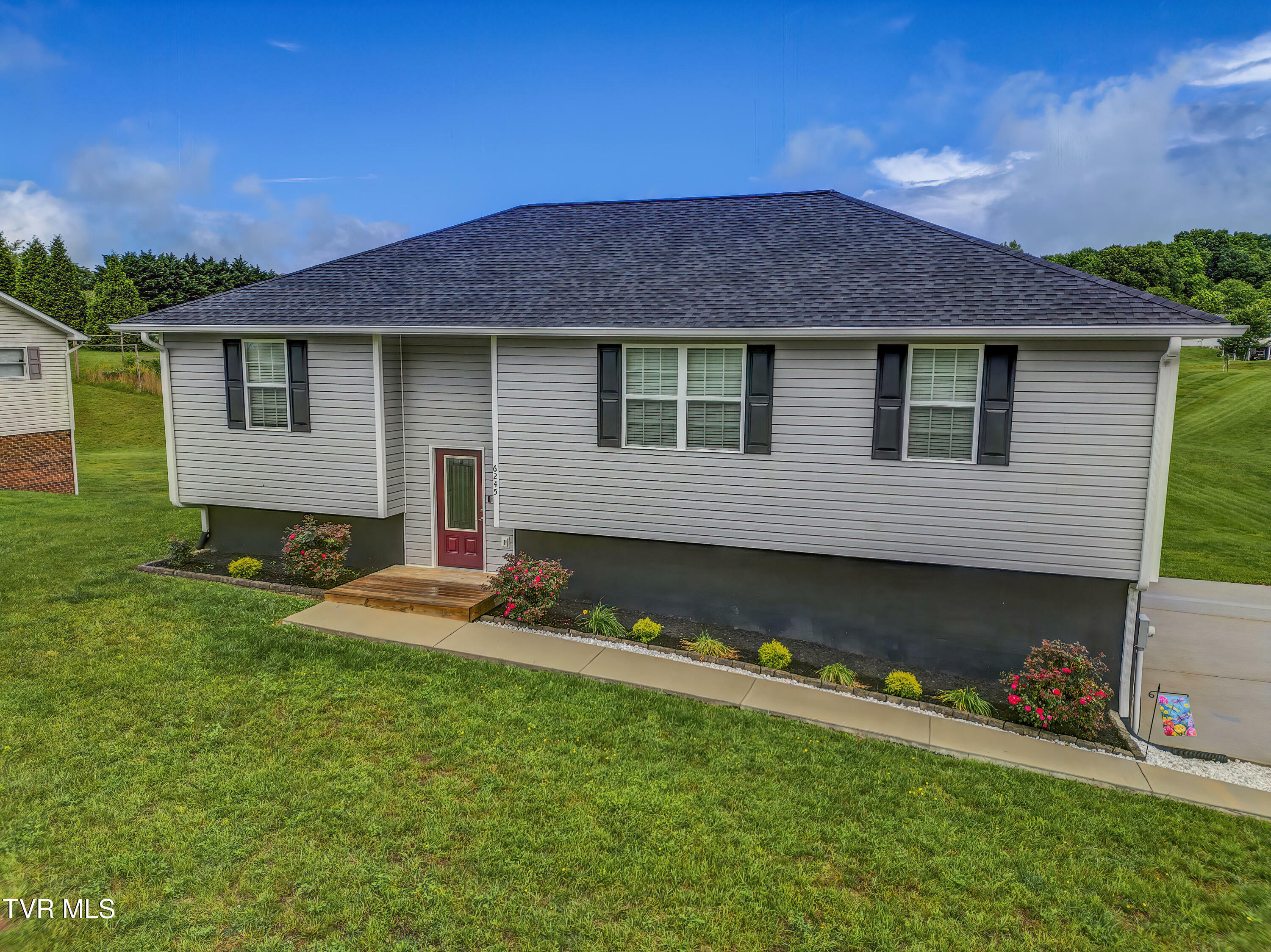 Property Photo: 6245 Snapps Ferry Road TN 37616
