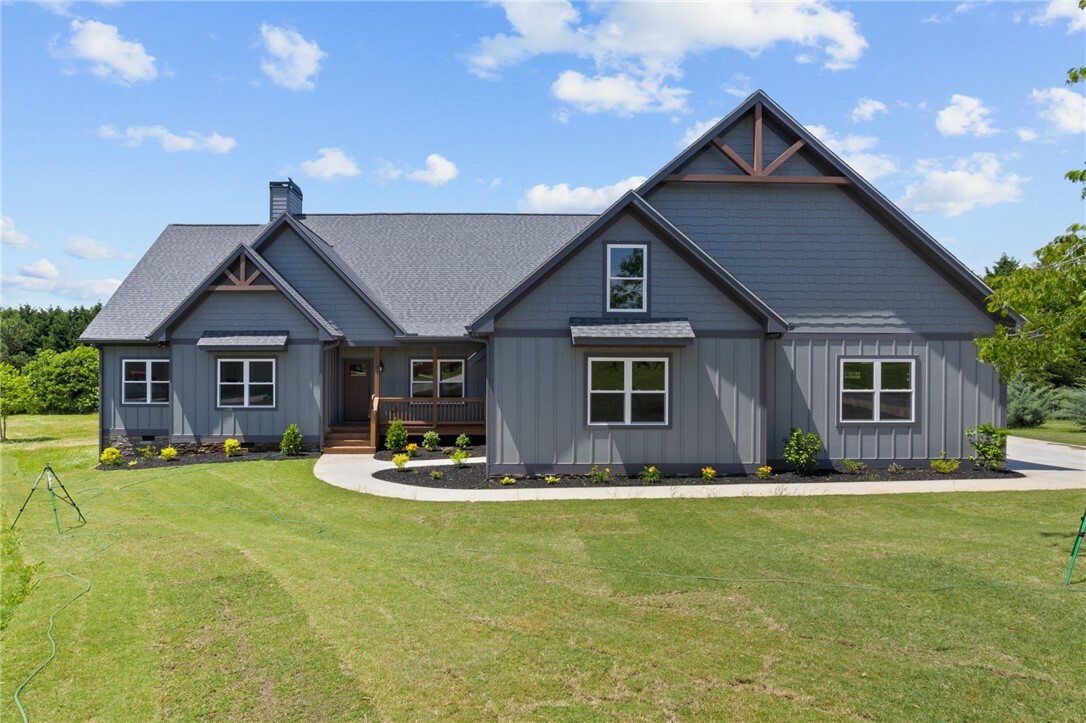 Property Photo: 21 Old American Boulevard SC 29670