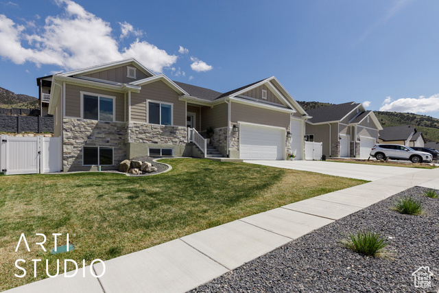 Property Photo: 752 N Sunset Dr UT 84050