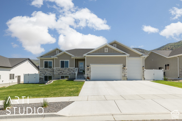 Property Photo: 752 N Sunset Dr UT 84050