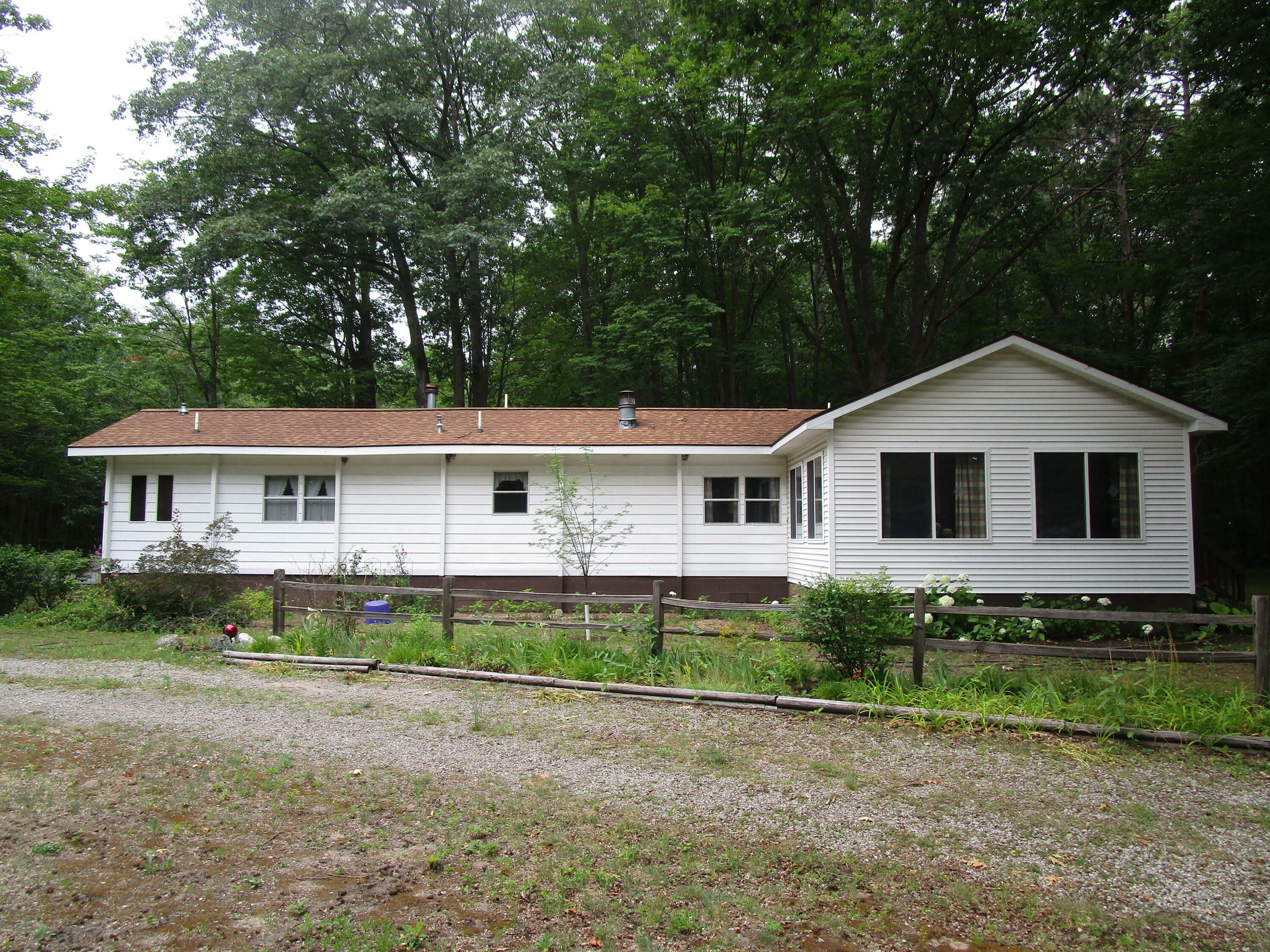 541 Ranch Road  Indian River MI 49749 photo