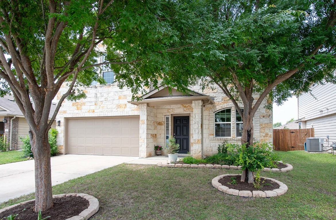Property Photo: 112 Moulins Lane TX 78626