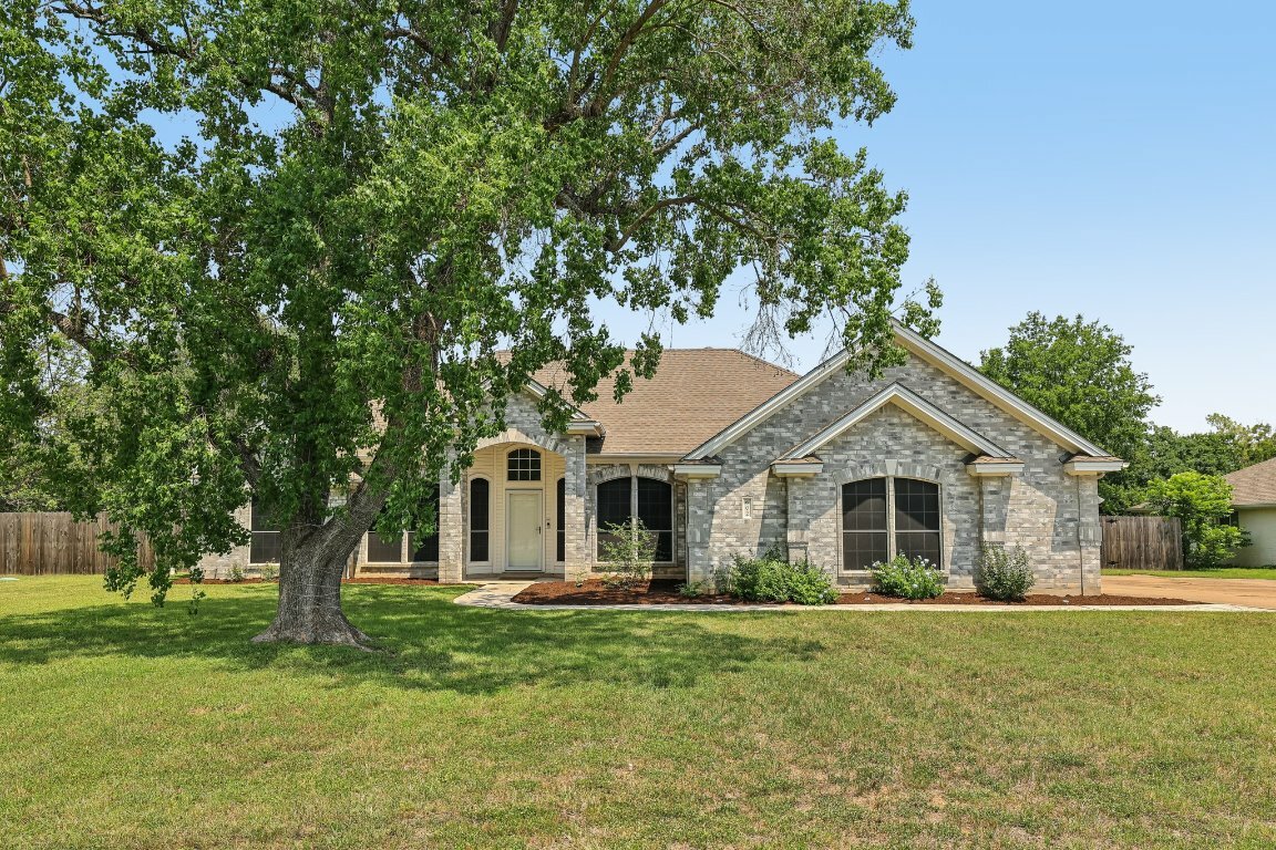 Property Photo: 602 Leisurewoods Drive TX 78610