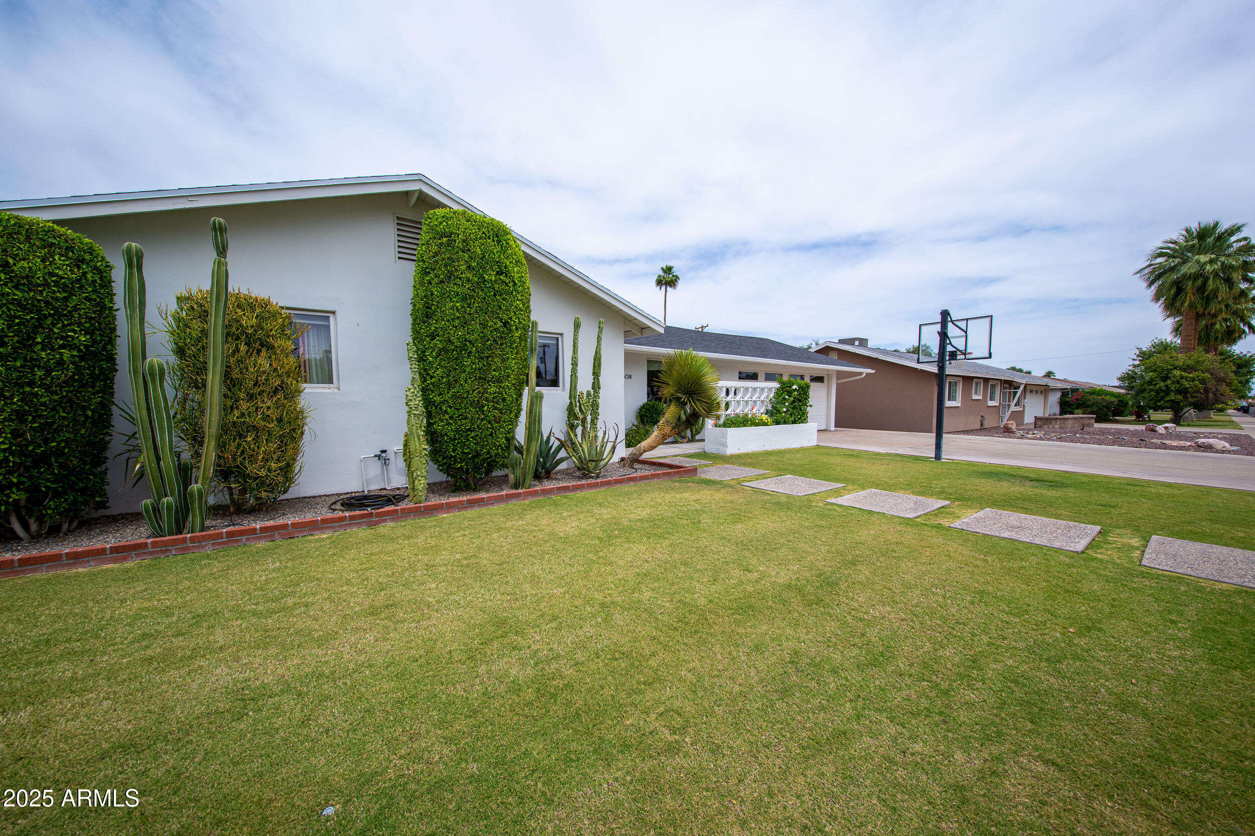 Property Photo: 6608 E Lewis Avenue AZ 85257