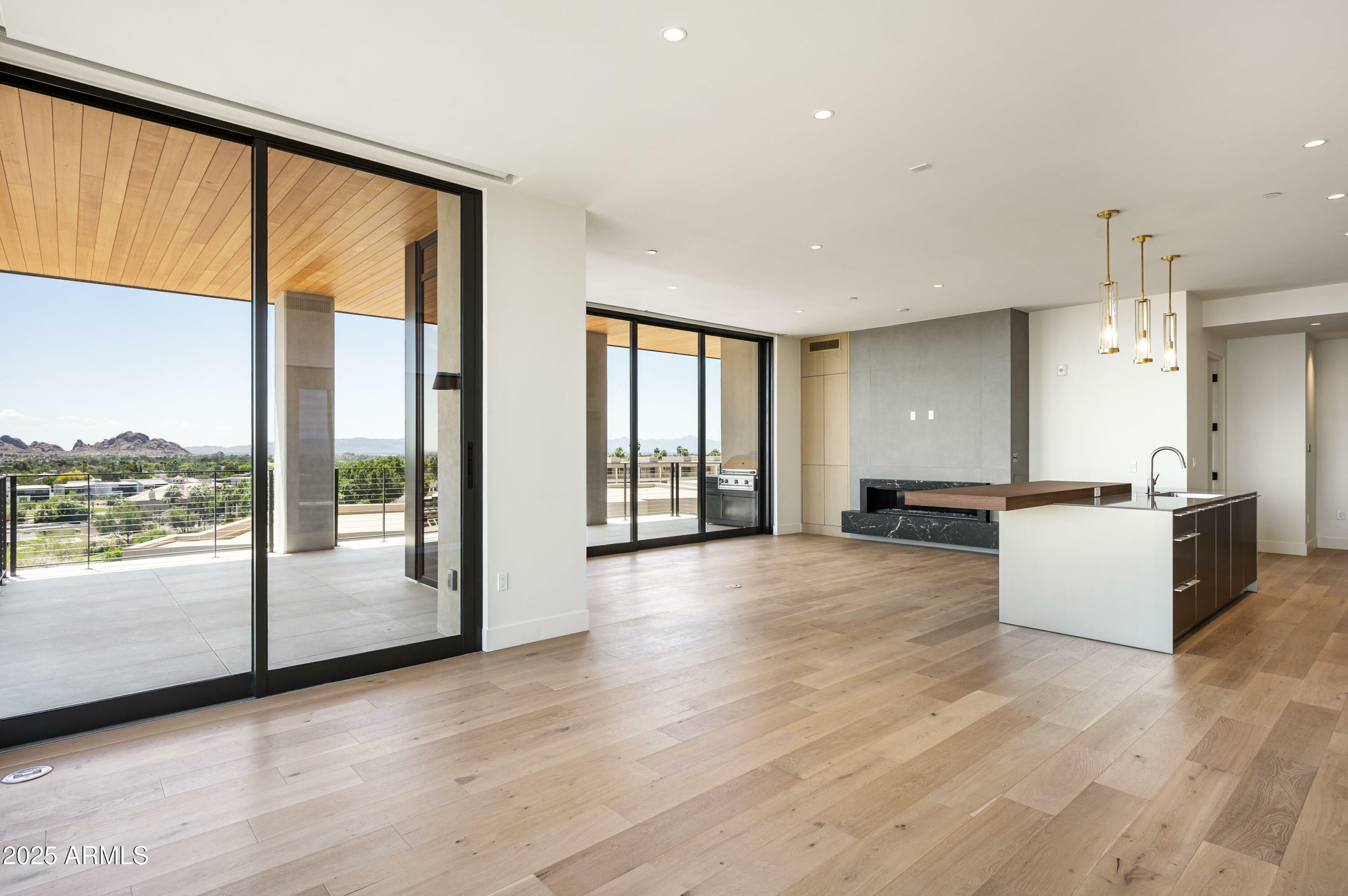 Property Photo: 5000 N Camelback Ridge Road 402 AZ 85251