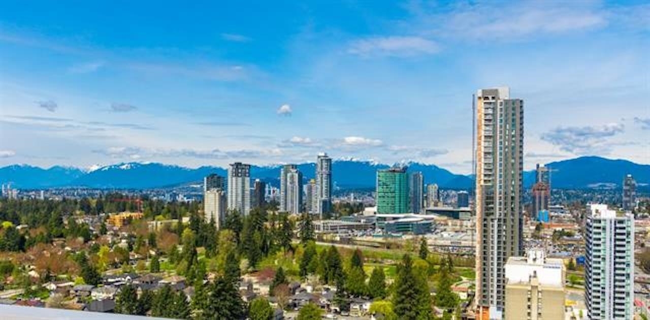 Photo de la propriété: 9675 King George Boulevard 2408 BC V3T 0T7