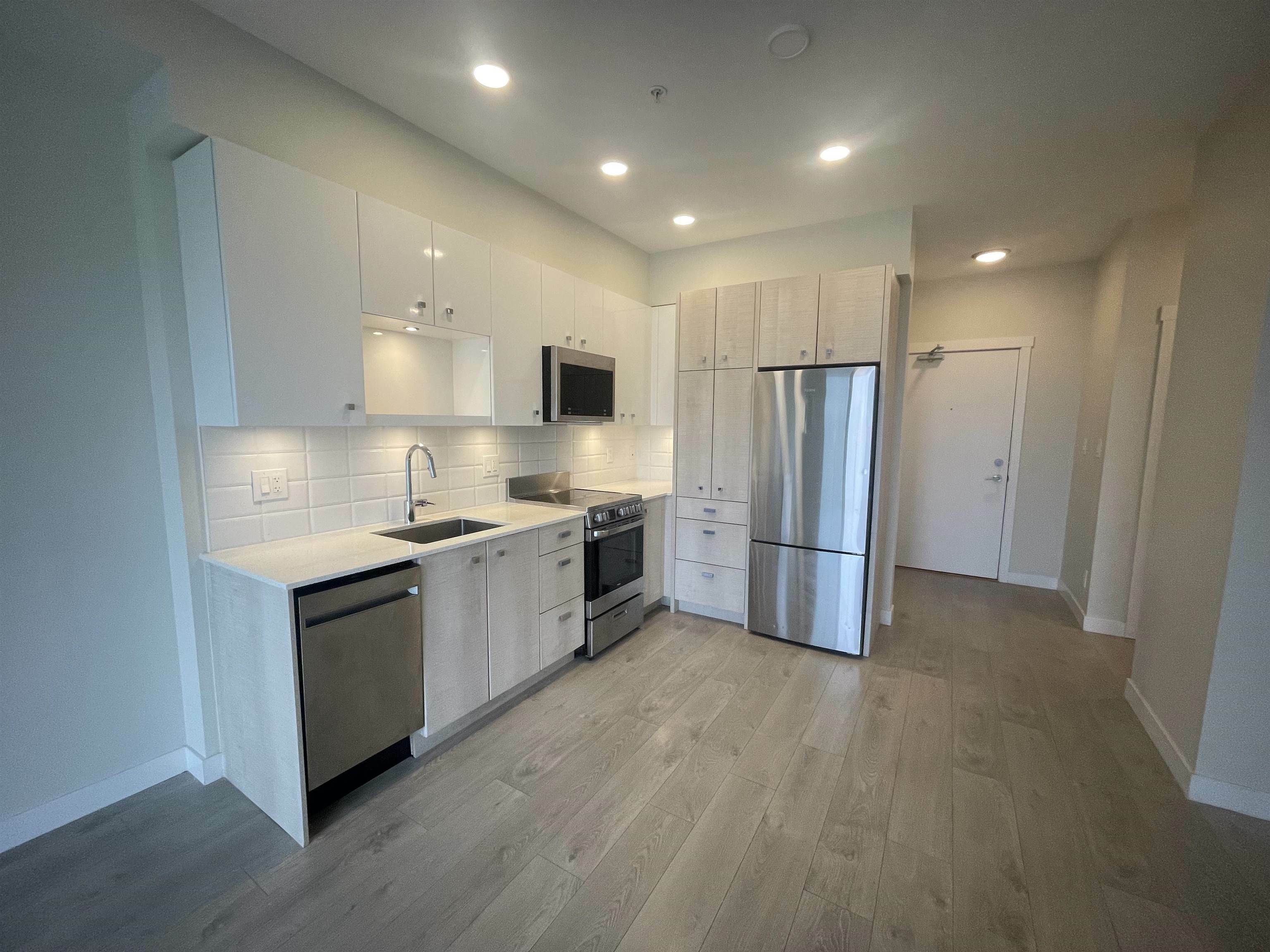 Photo de la propriété: 10838 Whalley Boulevard 207 BC V3R 0G8