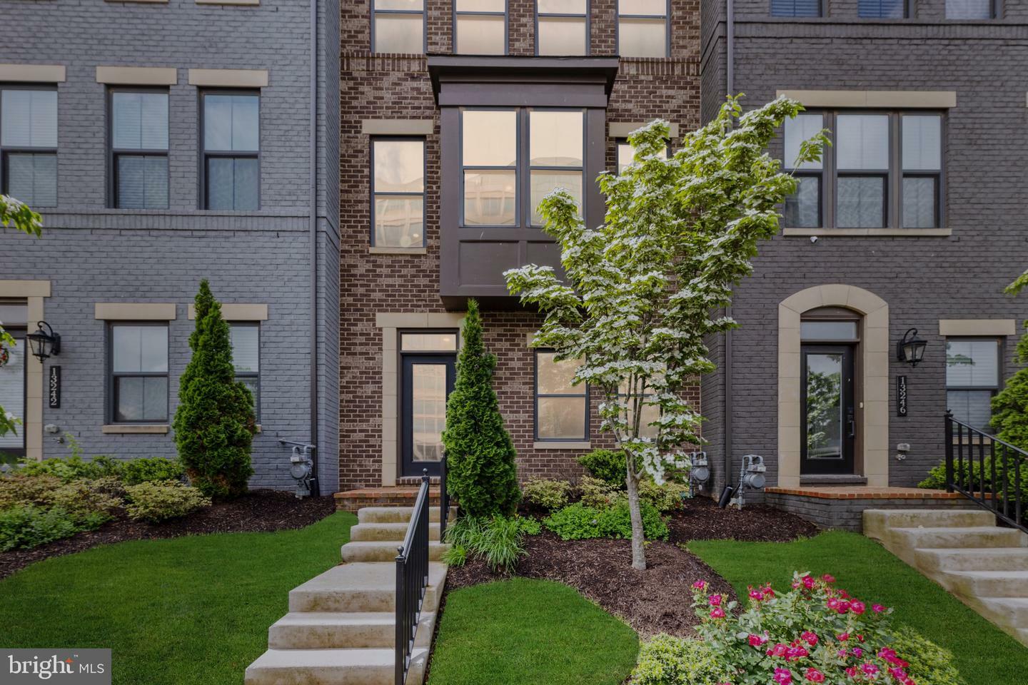 Property Photo: 13244 Woodland Pond Place VA 20171