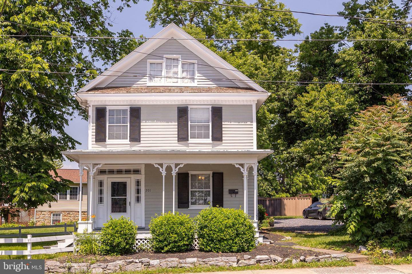 Property Photo: 201 Capon St VA 22657