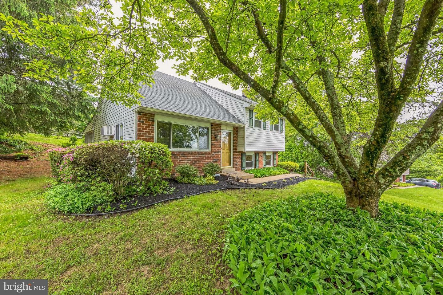 Property Photo: 4 Woodview Road PA 19355