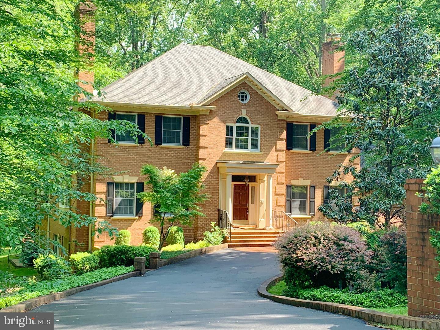 Property Photo: 9090 Eaton Park Road VA 22066