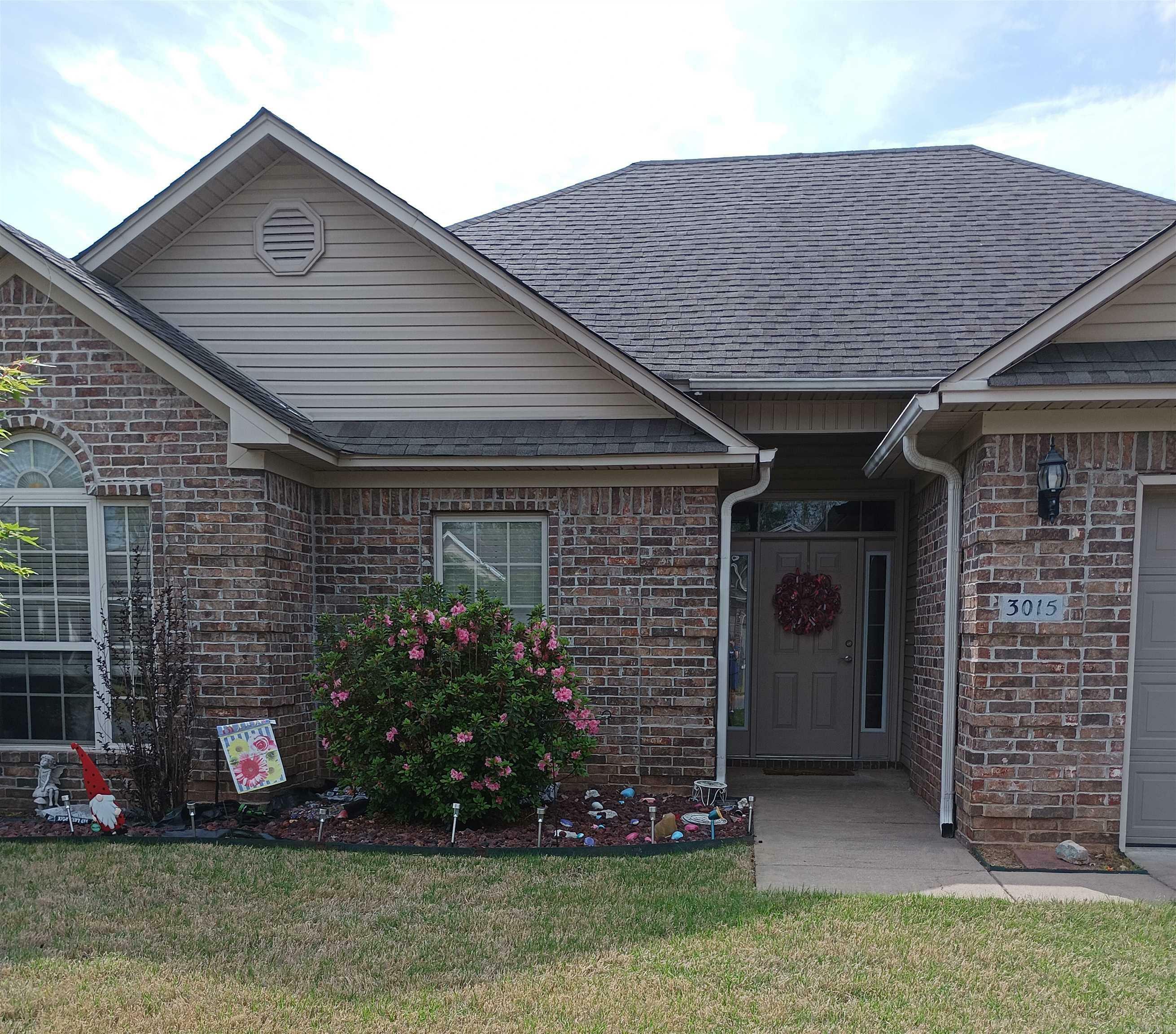 Property Photo: 3015 Longmeadow Drive AR 72022