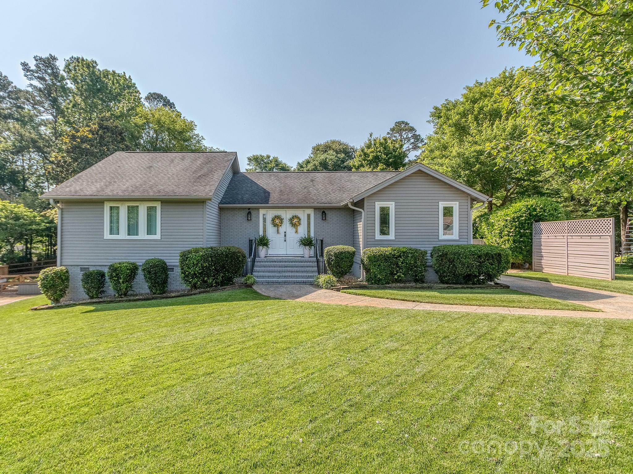 Property Photo: 214 Wilcrest Drive NC 28105