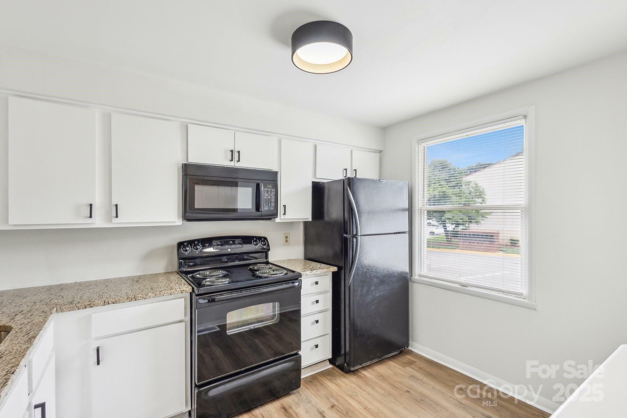 Property Photo: 9424 Lexington Circle F NC 28213