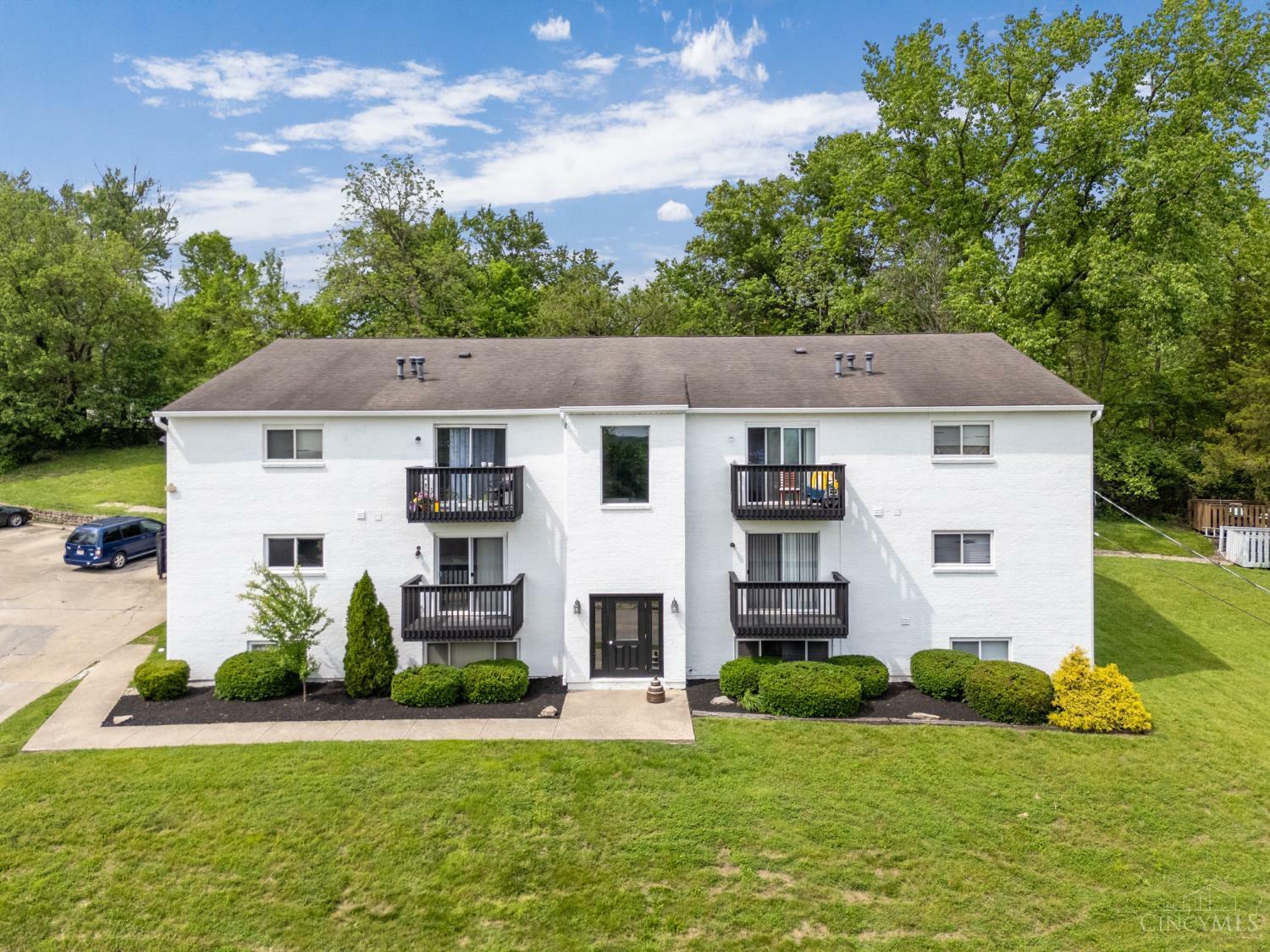 1000 Valley View Lane  Loveland OH 45140 photo