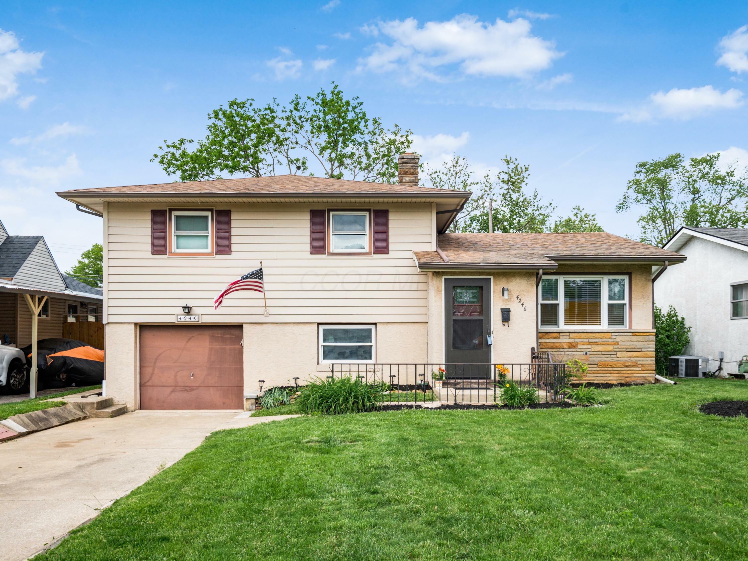 Property Photo: 4246 Medway Avenue OH 43213