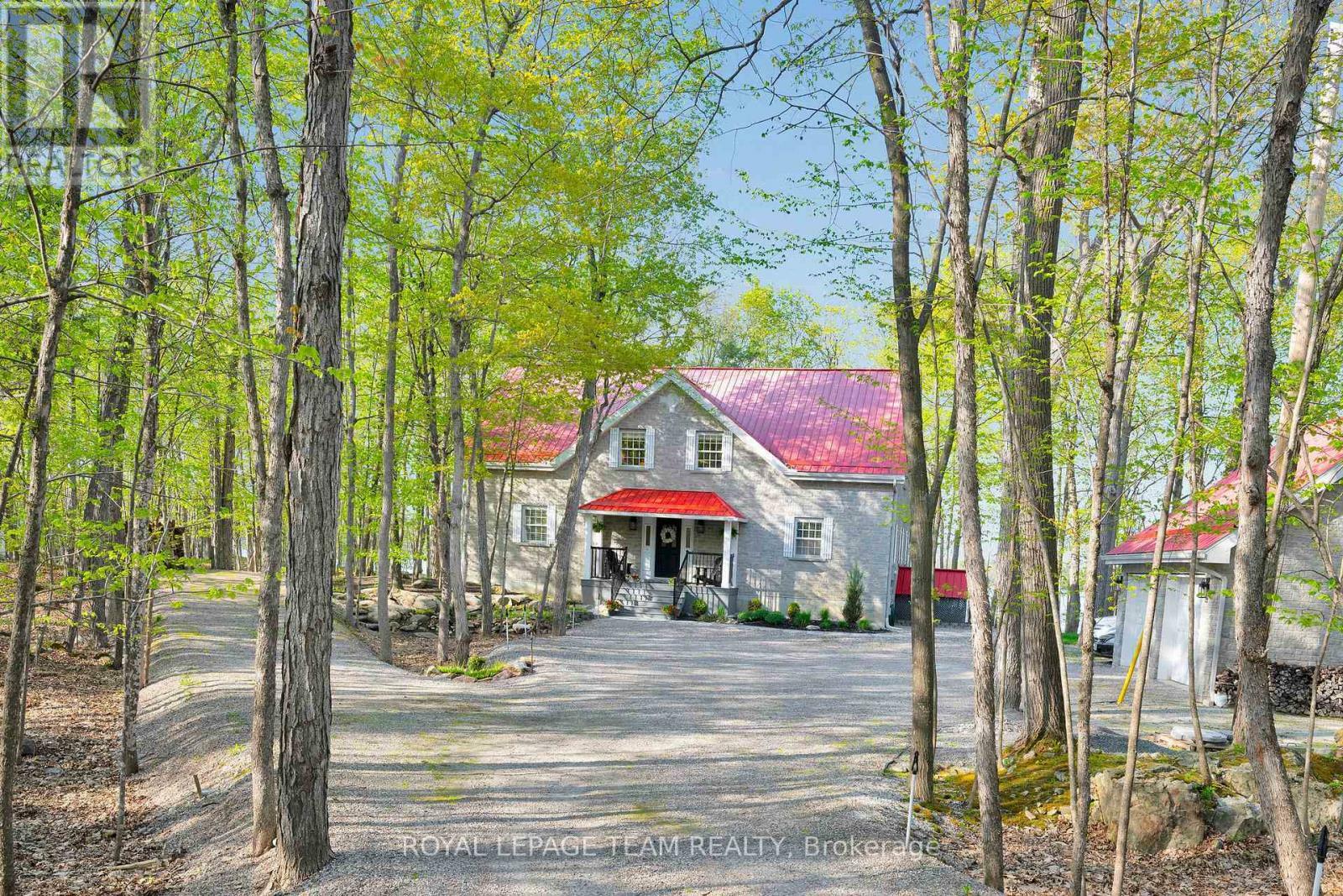 Property Photo: 270 Morris Island Drive ON K7S 3G7