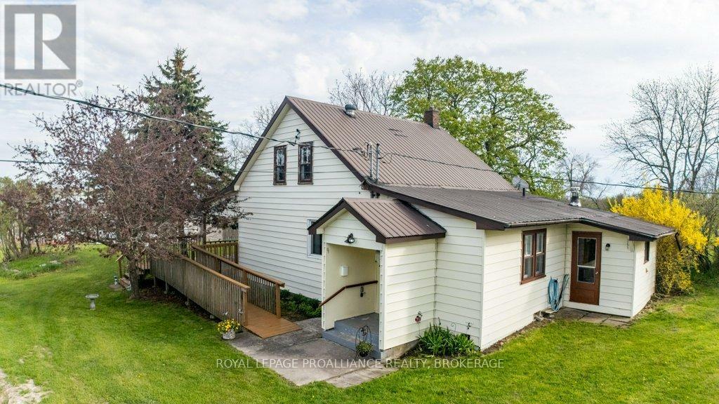 Property Photo: 39 Fisherman'S Cove Lane ON K0H 2Y0