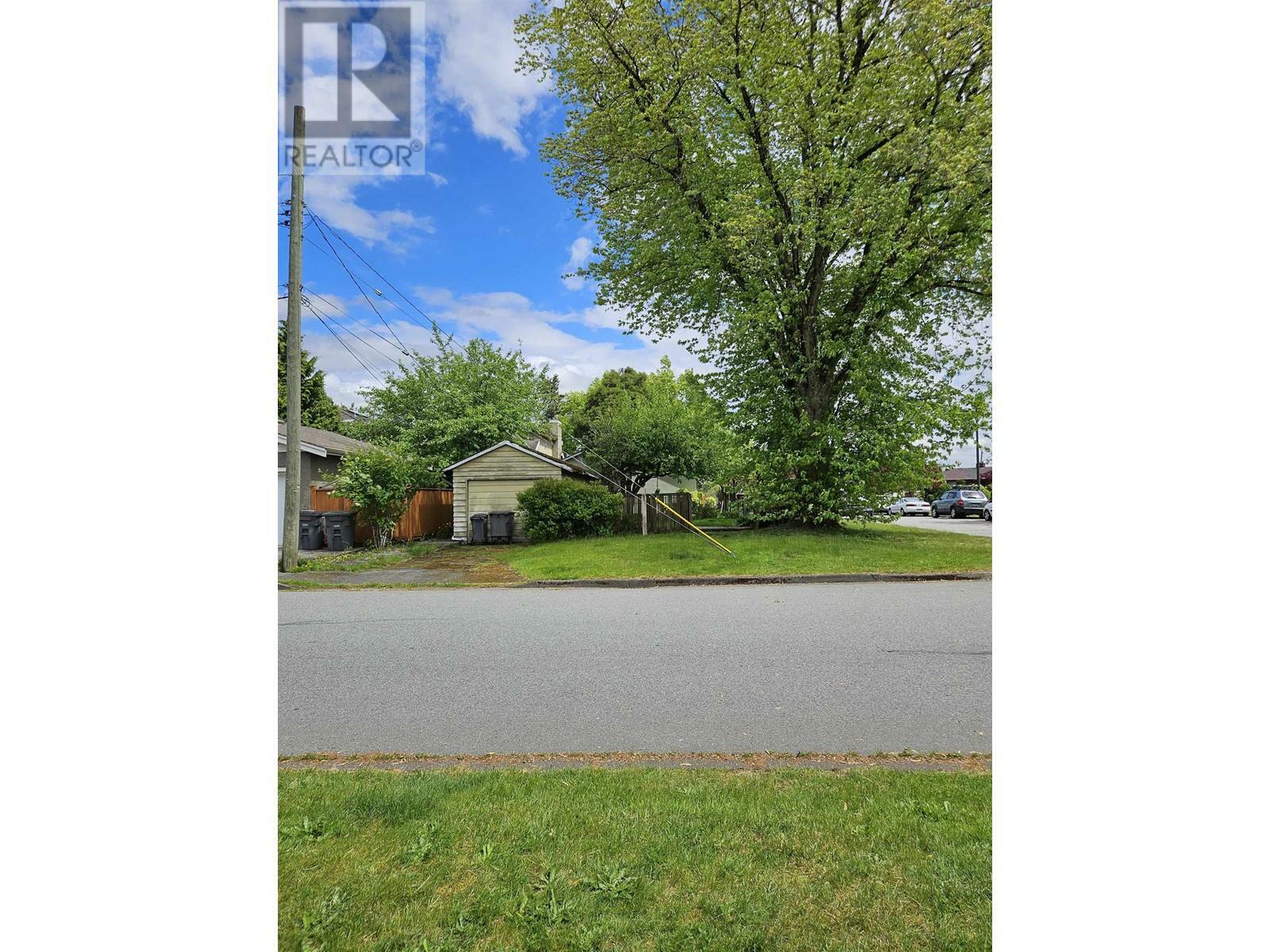 Property Photo: 3625 East 24th Avenue BC V5R 1G9