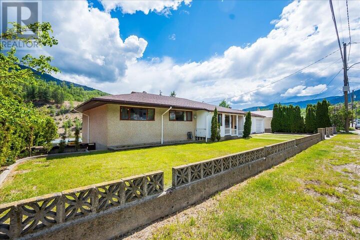 Photo de la propriété: 275 2nd Avenue BC V1R 4V3