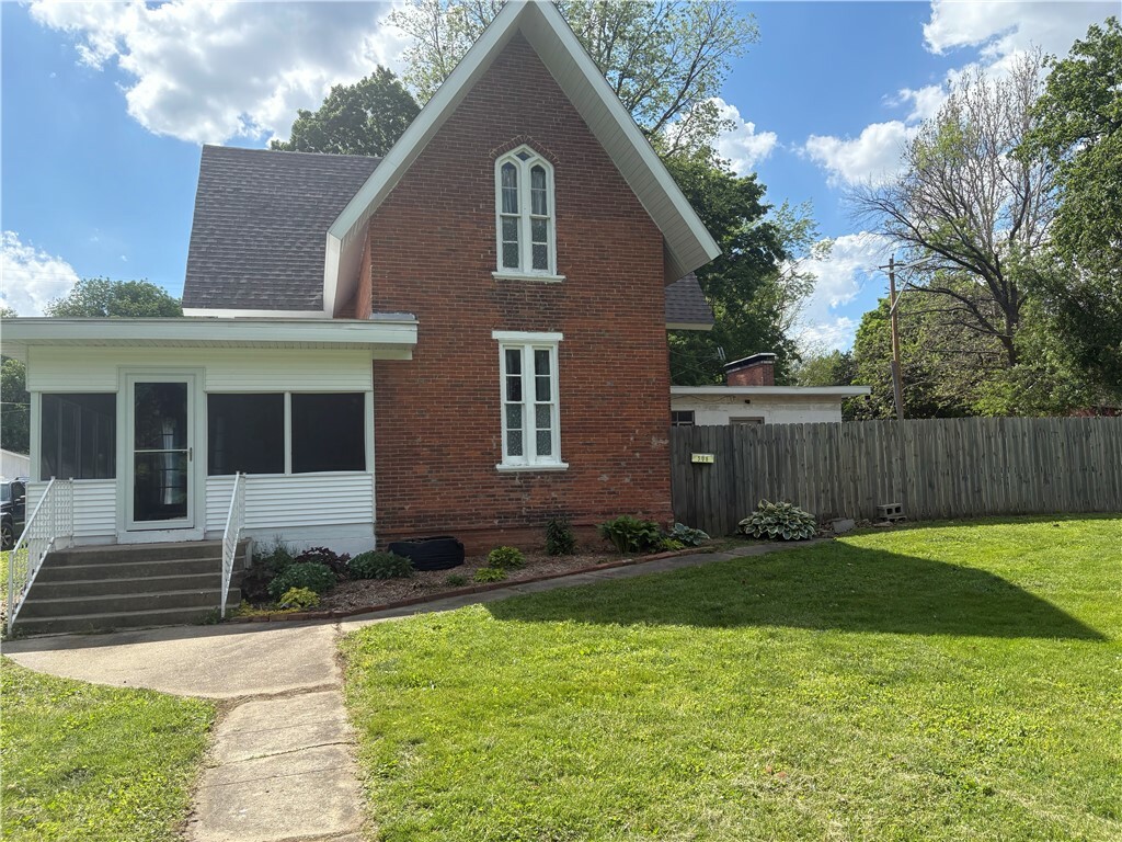 508 N Washington Street  Mt. Pulaski IL 62548 photo