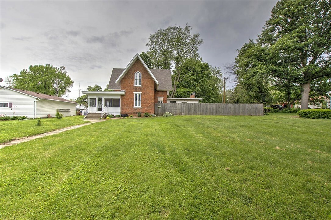 508 N Washington Street  Mt. Pulaski IL 62548 photo