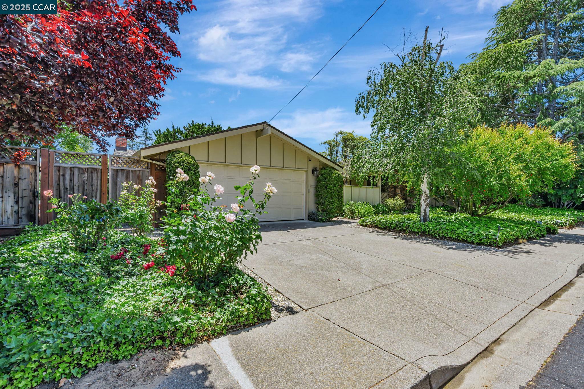 Property Photo:  265 Dover Dr  CA 94598 