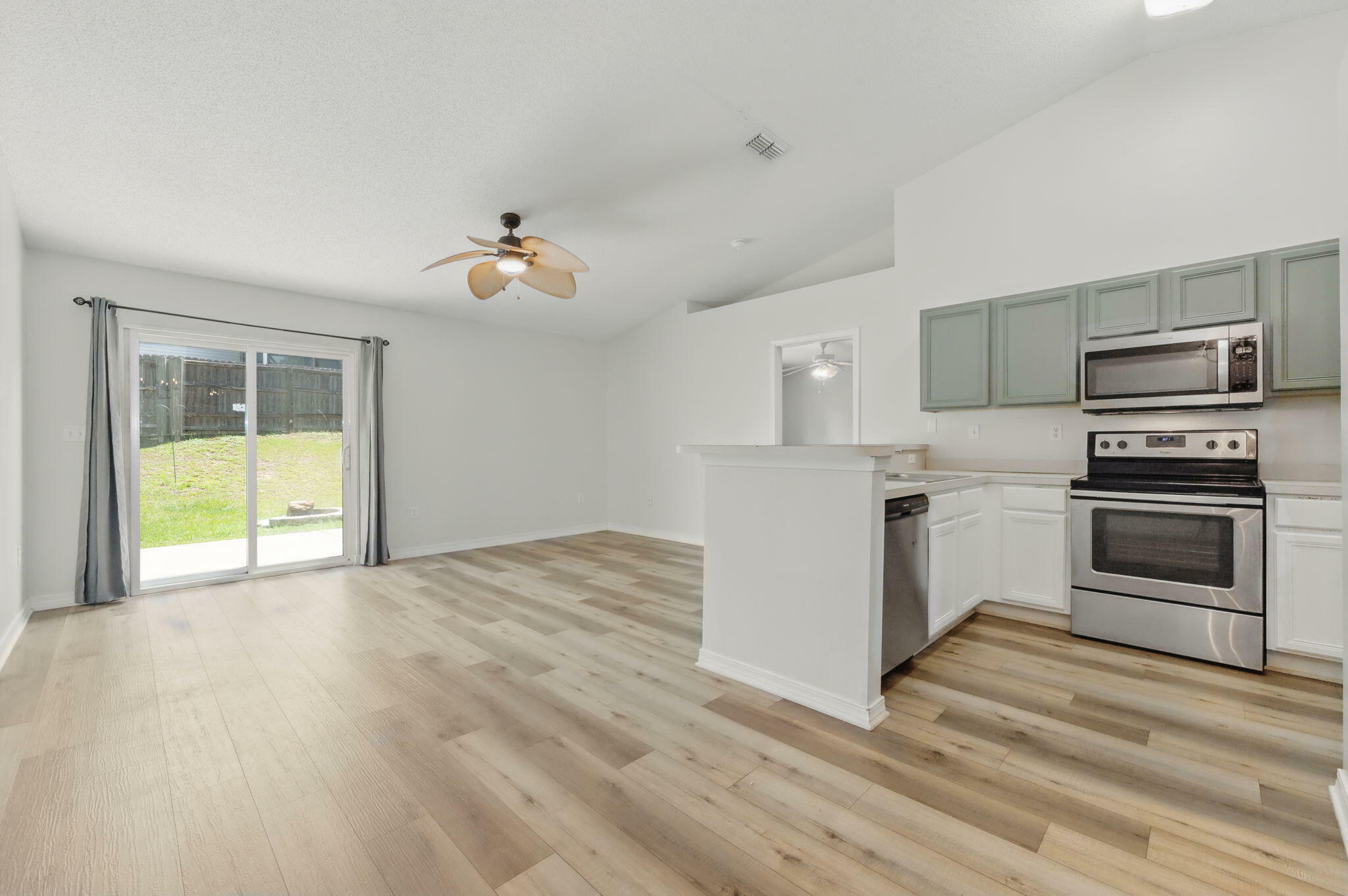 Property Photo: 155 Cabana Way FL 32536