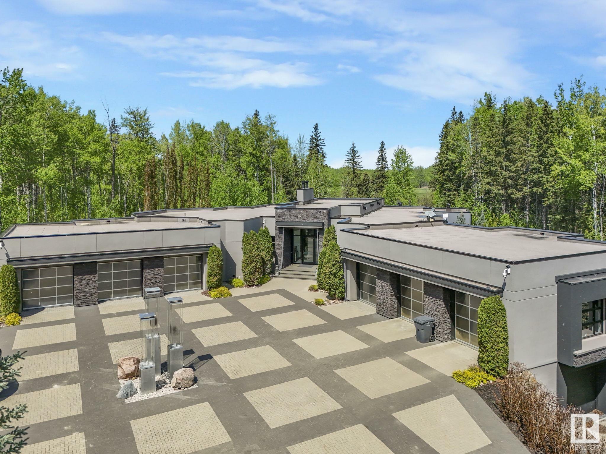 Property Photo: 51222 Rge Road 260 26 AB T7Y 1B1