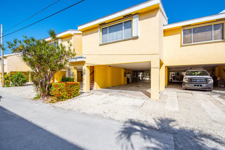 Photo de la propriété: 9867 Leeward Avenue FL 33037