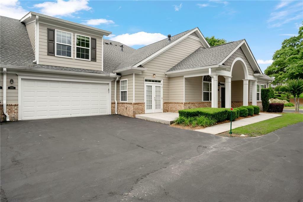 Property Photo: 2561 Grapevine Circle 104 GA 30041