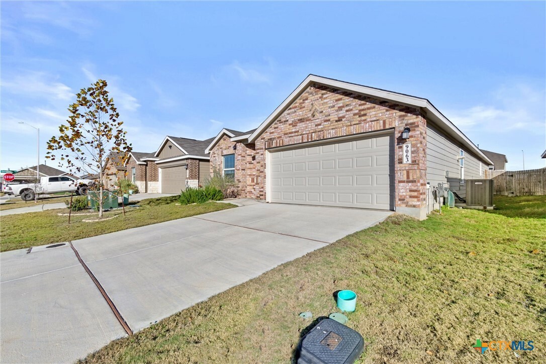 Property Photo: 9063 Rancher Trail TX 78155