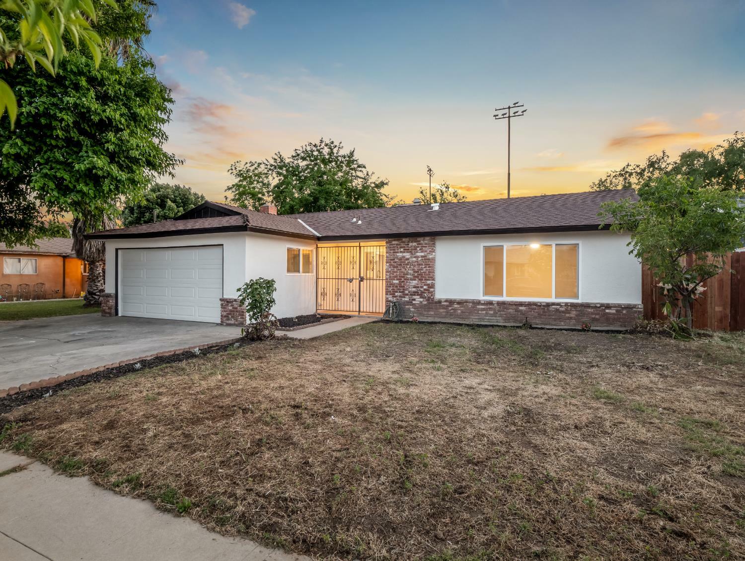 Property Photo: 2332 S Jackson Avenue CA 93725
