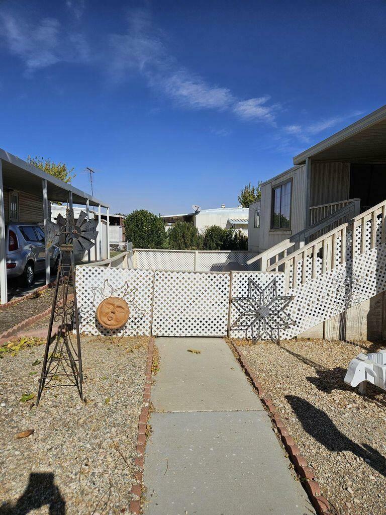 Property Photo: 2550 E Ave I 30 CA 93535