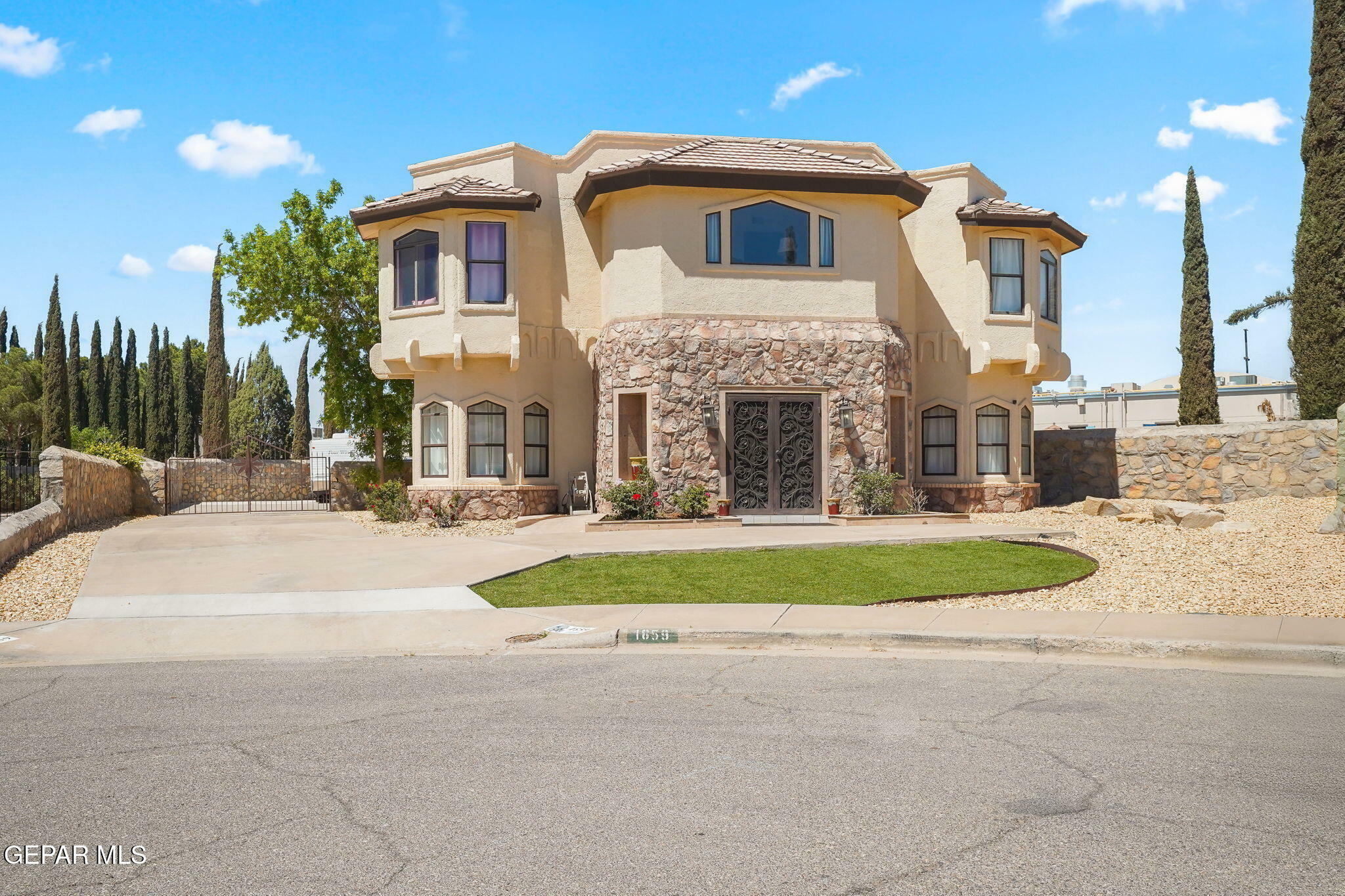 Property Photo:  1859 Luis Gomez Place  TX 79936 