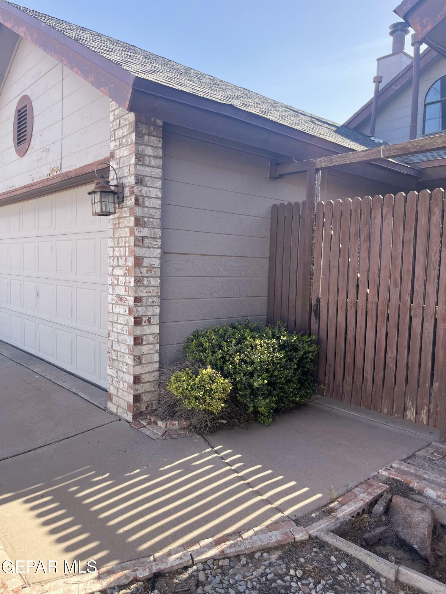 Property Photo: 1129 Will Rand Drive TX 79912