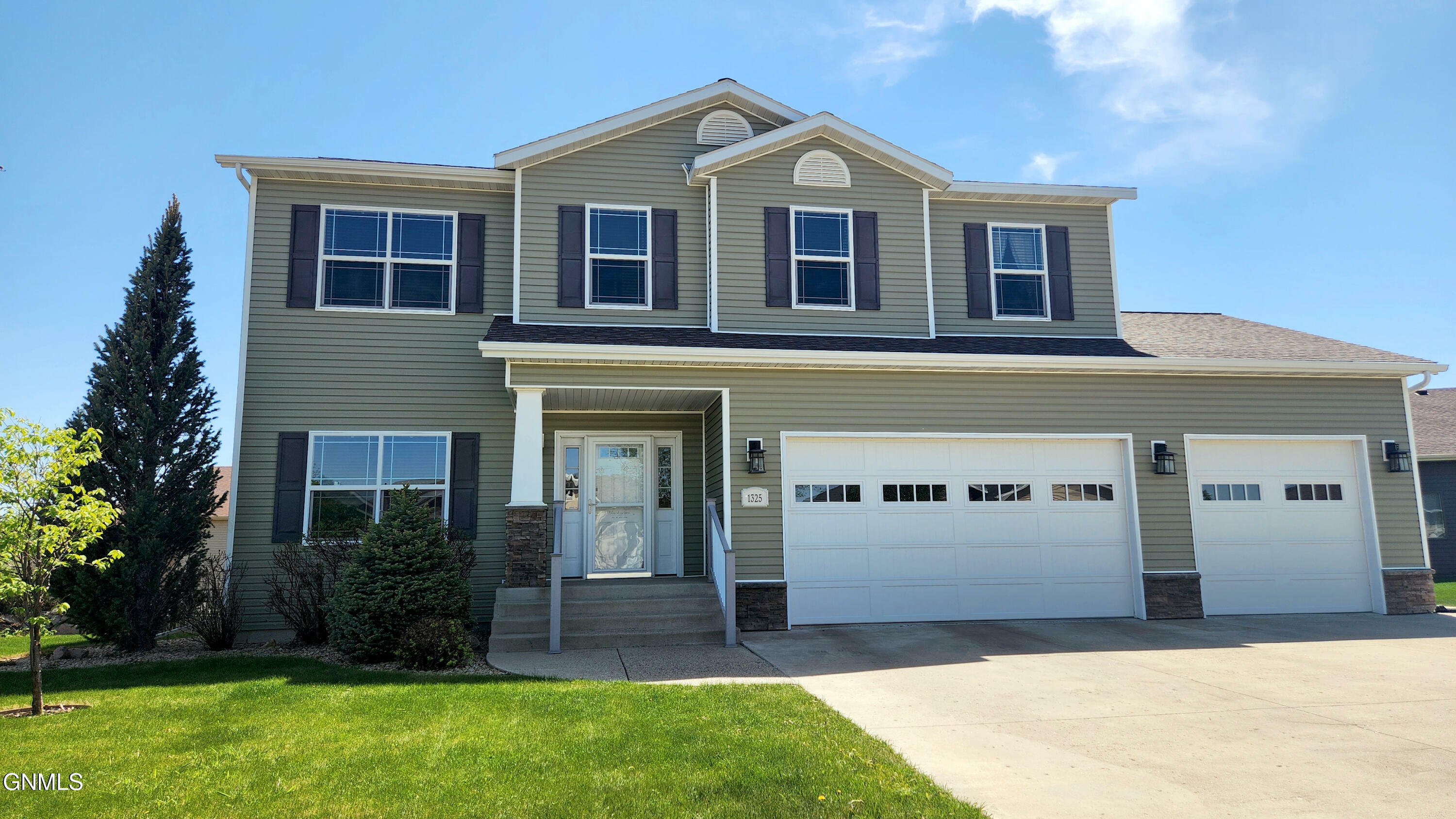 Property Photo: 1325 Eagles View Lane ND 58503
