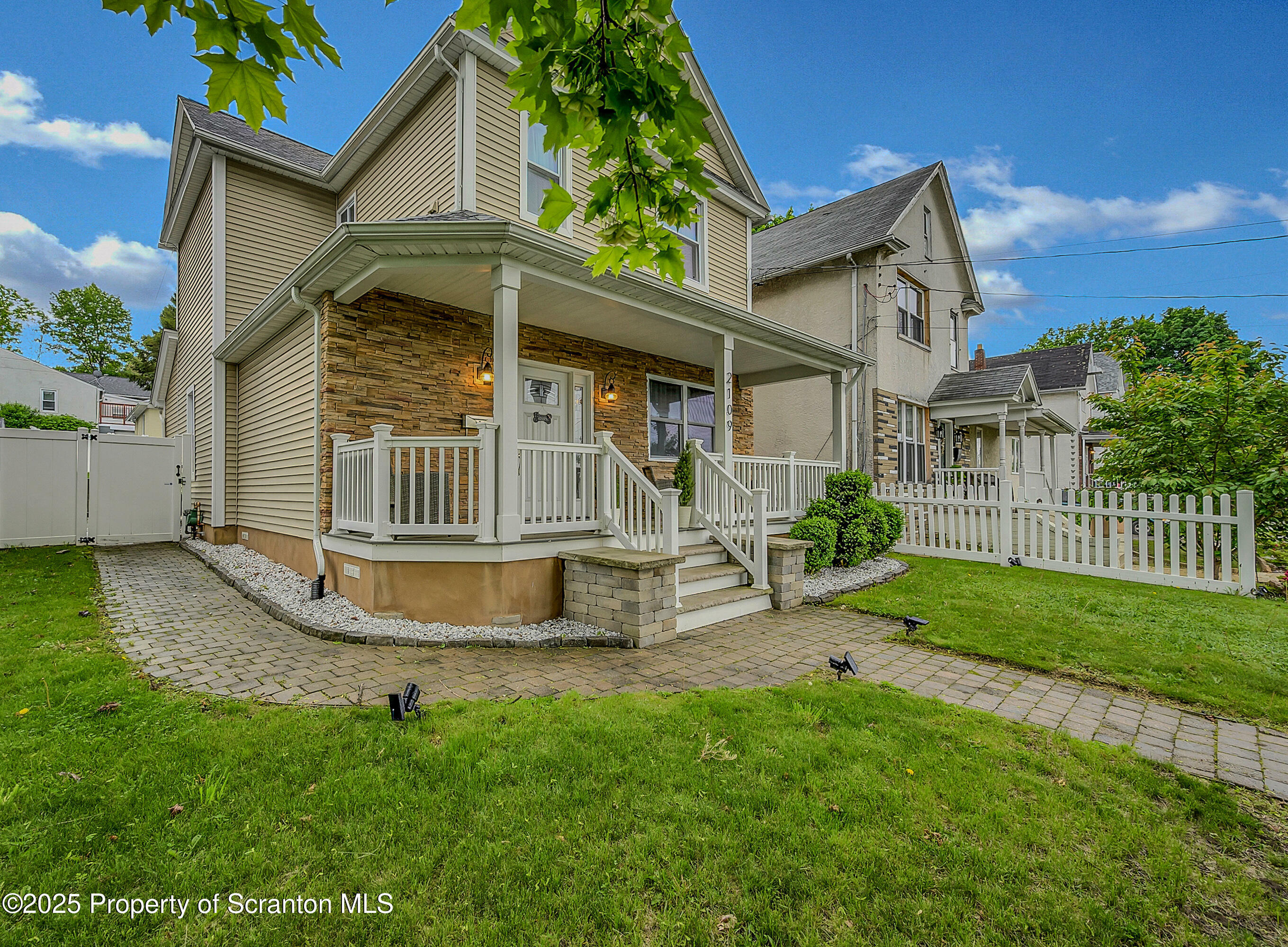 Property Photo: 2109 S Webster Avenue PA 18505
