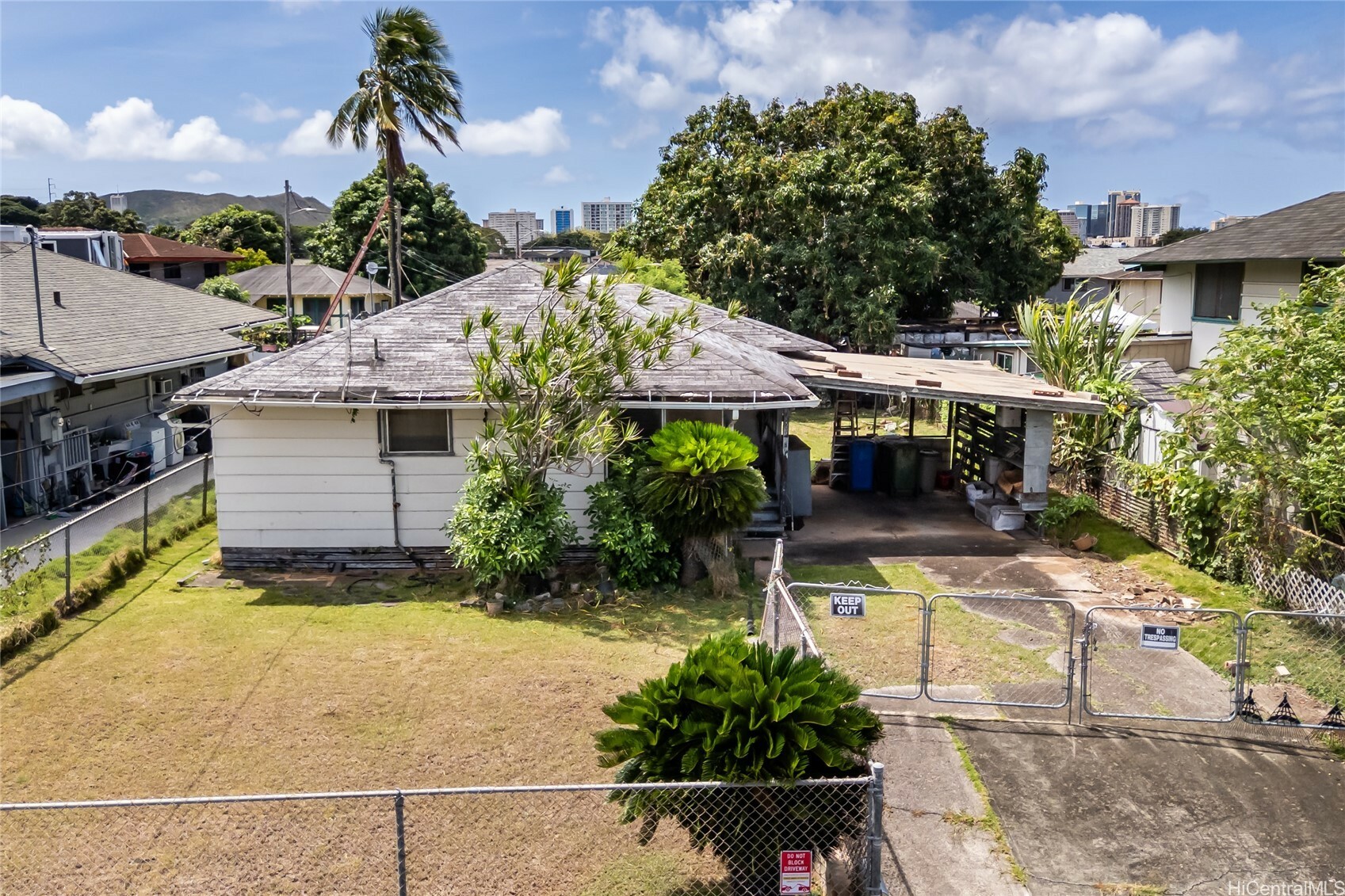 1453 Kokea Street  Honolulu HI 96817 photo
