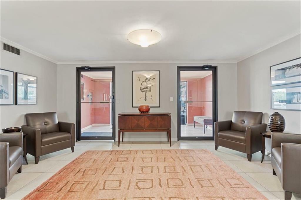 Property Photo:  310 W 49th Street 407  MO 64112 
