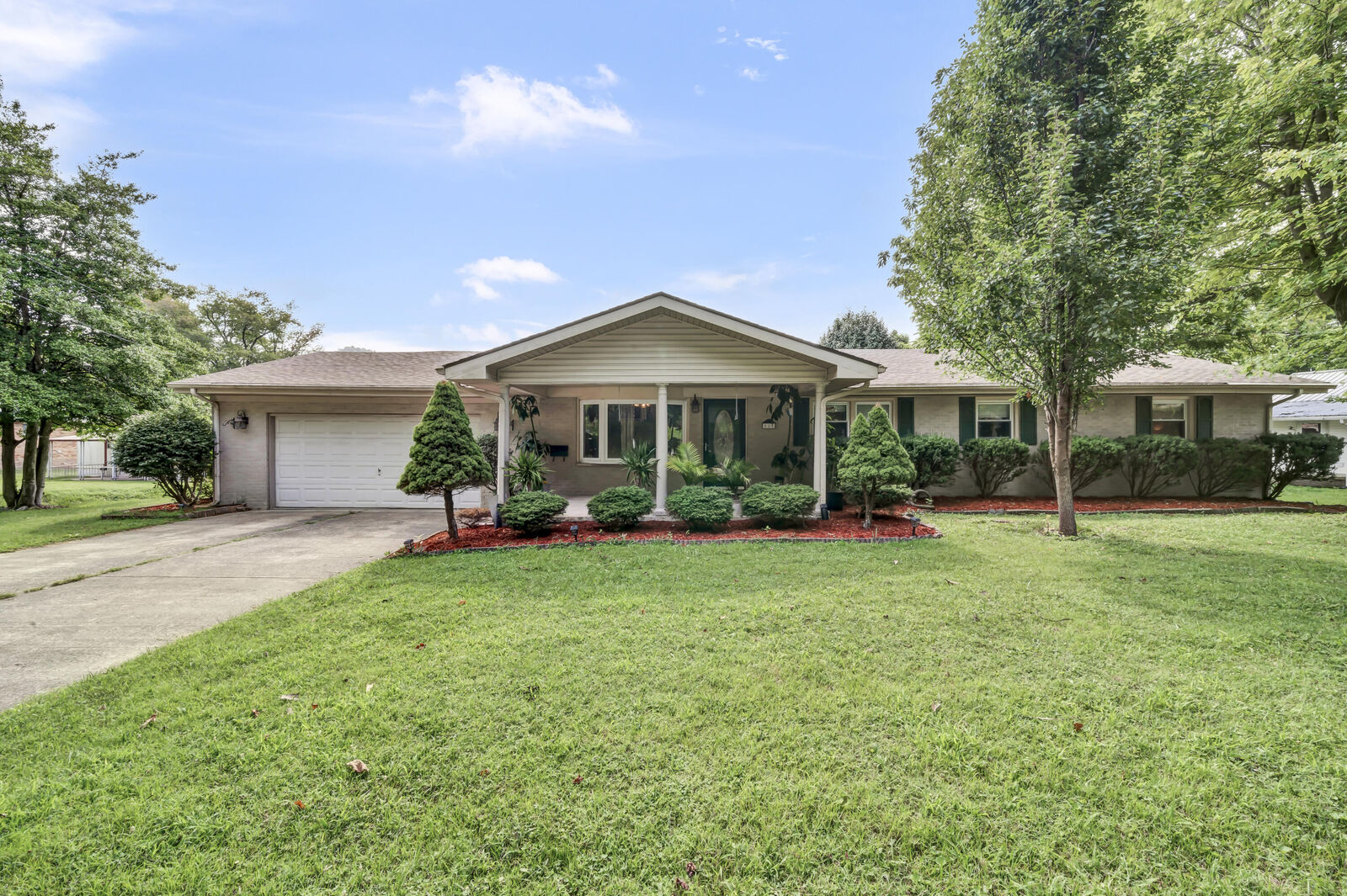 Property Photo:  556 W Sun Street  KY 40351 