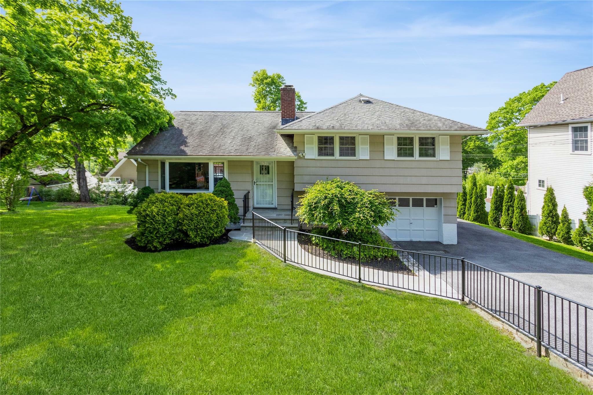 Property Photo: 789 Warren Avenue NY 10594