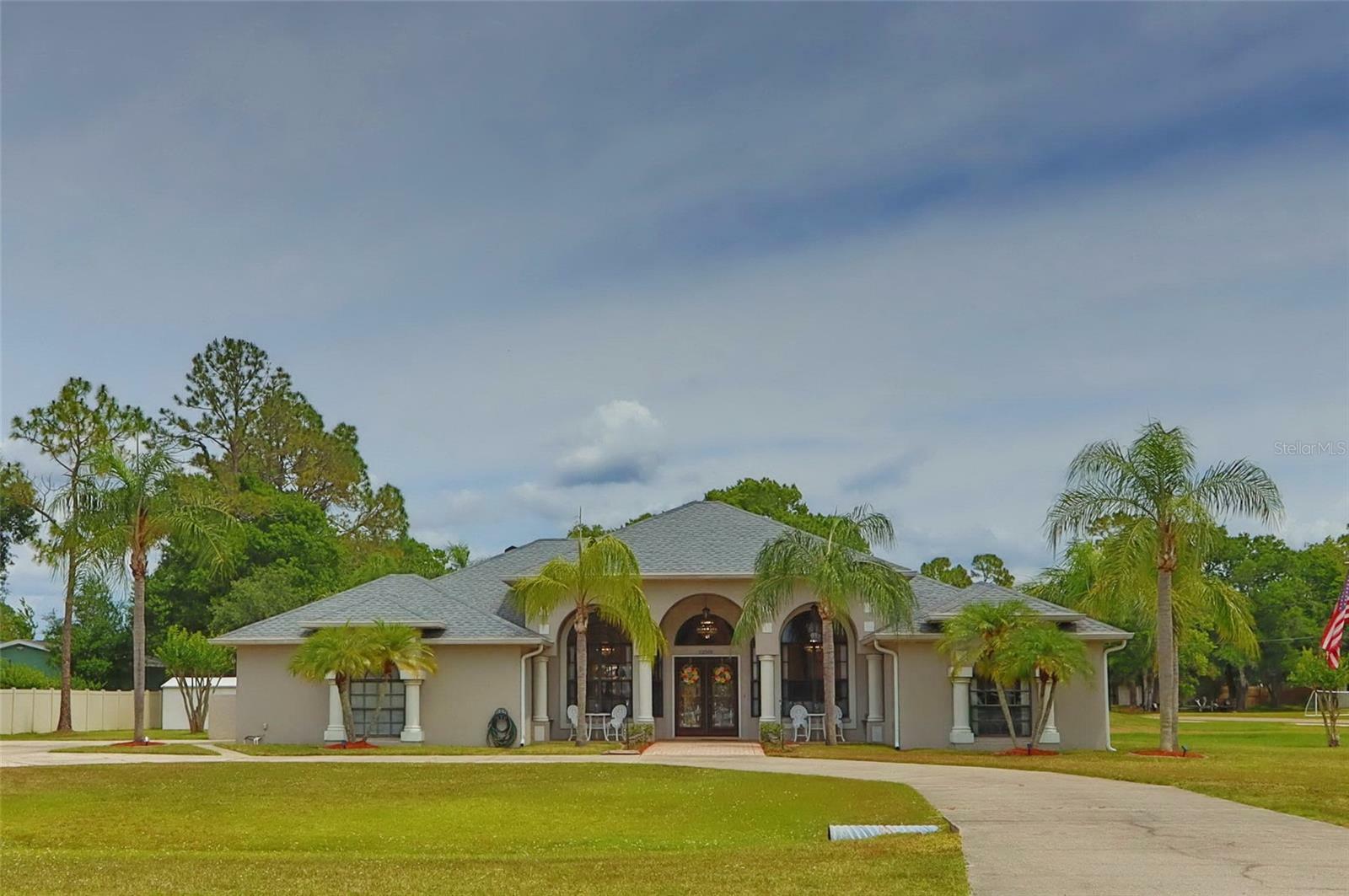 Property Photo: 12501 Palomino Court FL 33626
