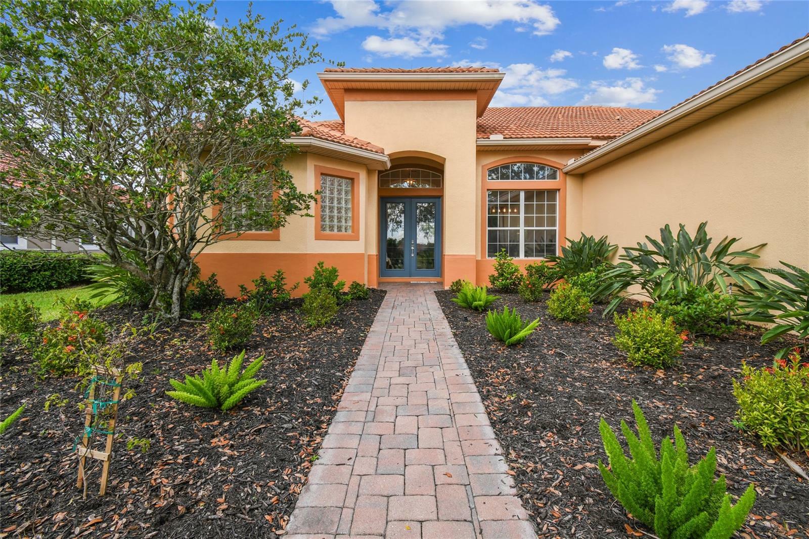 Property Photo: 517 Milano Rd FL 34759