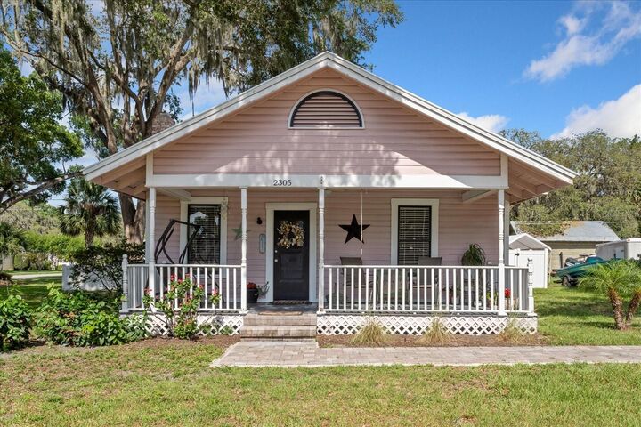 Property Photo:  2305 S Magnolia Avenue  FL 32771 