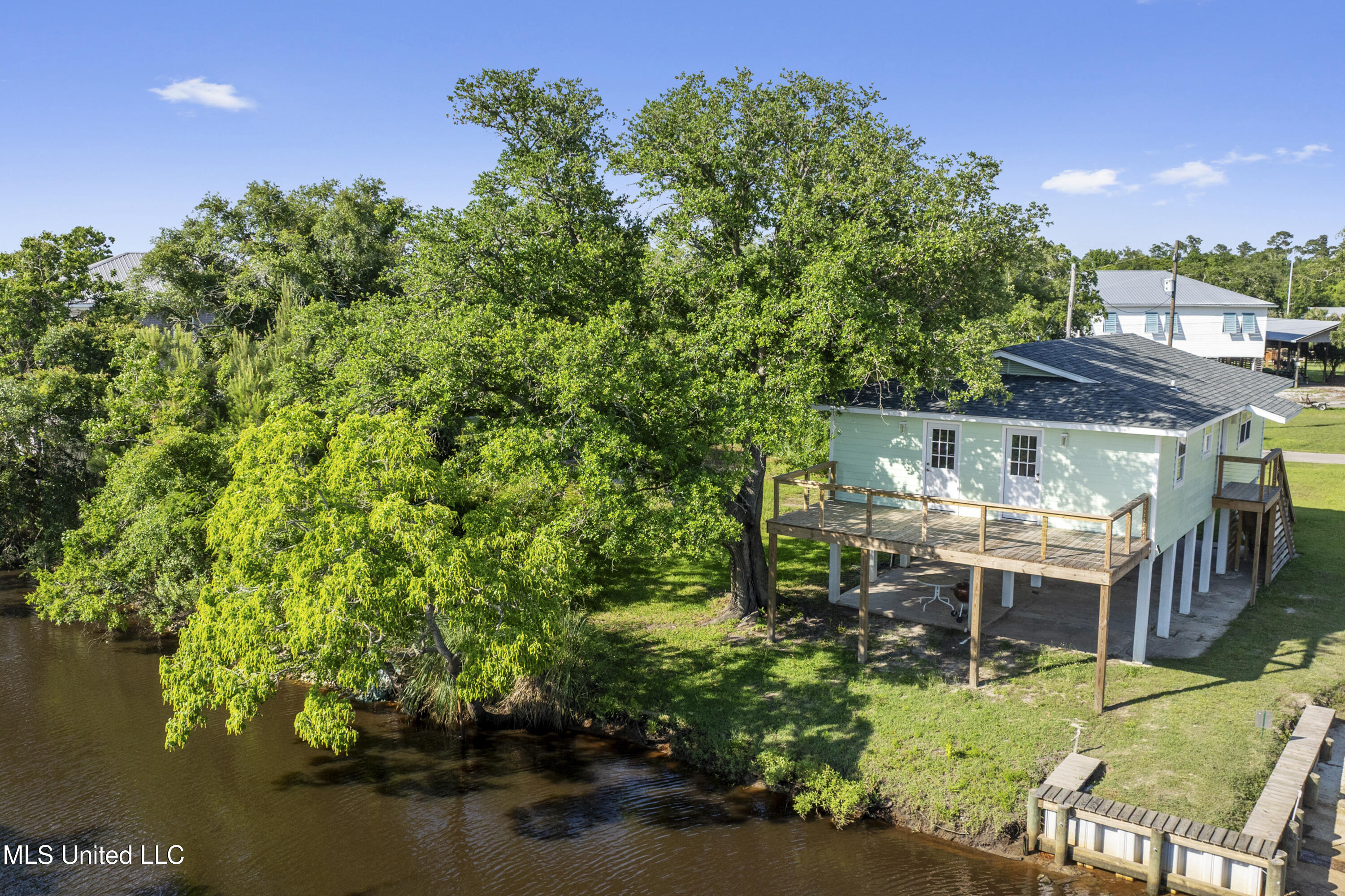Property Photo:  2183 Mole Drive  MS 39520 
