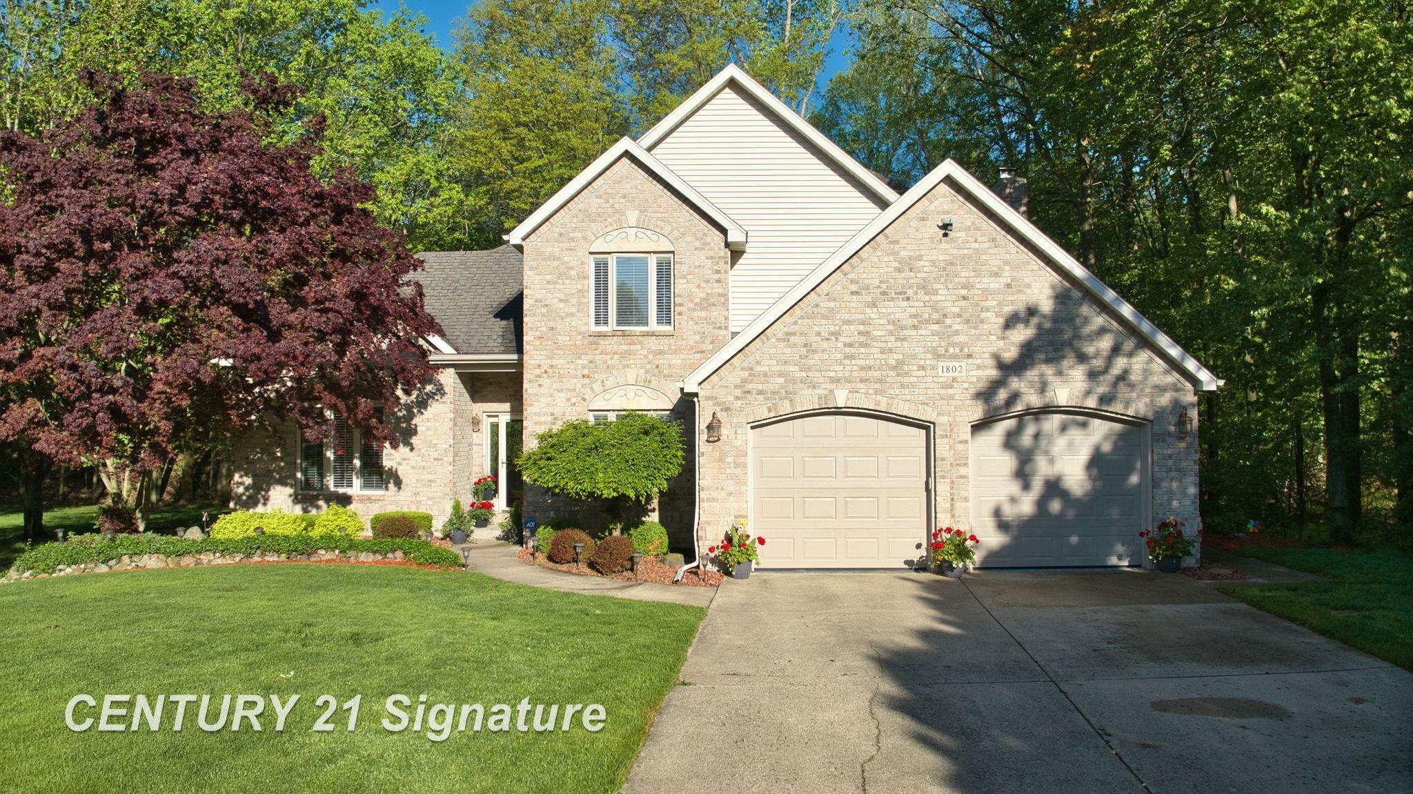 Property Photo: 1802 W Lake Circle Drive MI 48609